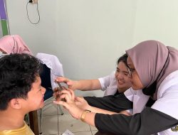 Gelar Bakti Sosial di SMP Islam Athirah, Residen Ortodonti Unhas Beri Edukasi Kesehatan Gigi