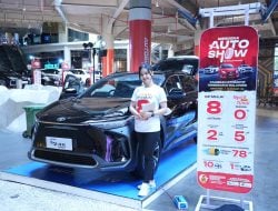Line Up Toyota Hybrid dan Mobil Listrik Hadir Lengkap di Kalla Toyota Merdeka Autoshow