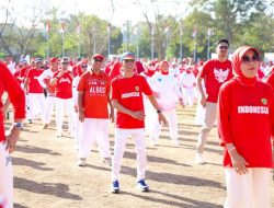 Ketua DPRD Barru Berbaur Bersama Ribuan Warga Senam Merdeka HUT Ri di Lapangan Sumpang Binangae