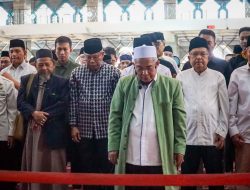 Bersama Jusuf Kalla, Taufan Pawe Hadiri Salat Jenazah Mantan Gubernur Sulsel Amin Syam
