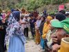 Berkunjung di Dusun Karangan, Andi Batari Toja Disambut Pertunjukan Musik Bambu
