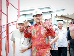 Ditandai Pengguntingan Pita, Bupati Barru H. Suardi Saleh Launching Kapal Tug Boat Permata 999