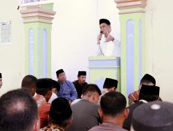 Dalam Acara Isra Miraj, Bupati Barru Serahkan Bantuan Pembangunan di Dua Masjid Desa Pattappa