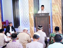 Salat Jumat Perdana, Pj Bupati Sinjai Sapa Warga Kecamatan Sinjai Tengah 