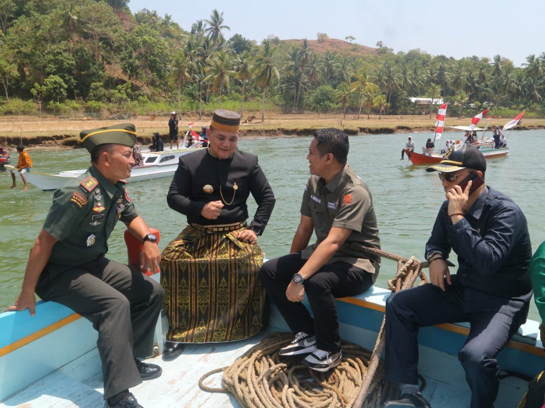 Di Acara Ma’rimpa Salo, Pj Bupati Sinjai Saksikan Tradisi Menghalau ...