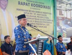 Wali Kota Parepare Kembali Serahkan Insentif Triwulan Ketiga 2023 Bagi RT dan RW