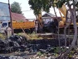 Dinas PUPR Sinjai Bersihkan Kanal di Jennae Lappa