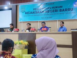 Sekda Barru Bersama Kejari Beri Edukasi Hukum Terkait Pengelolaan Dana BOSP