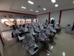 Siswa SMP Islam Athirah Bukit Baruga Belajar di Markas PMI Kota Makassar