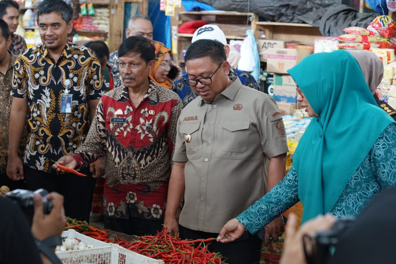 Jaga Stabilitas Sembako, Pj Wali Kota Palopo Asrul Sani Sidak Pasar AndiTadda