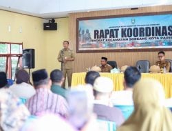 ⁠Penjabat Walikota Parepare Menyerahkan Insentif bagi Warga Kecamatan Soreang