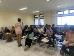 Mahasiswa KPI UIN Undang Jurnalis Media Nasional Bahas Dunia Broadcasting