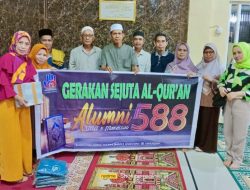 Kunjungi Masjid B J Habibie, Alumni 588 Terus Bagi Alquran