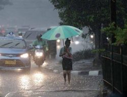 BMKG Prediksi Hujan dari Pagi hingga Sore di Momen Pergantian Tahun Baru 2024