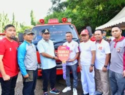 Pemprov Sulsel Serahkan 1 Unit Damkar di Bone, Dihadiri Langsung Pj Gubernur Bahtiar 