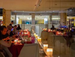 Swiss-Belhotel Makassar Menyambut Hari Penuh Kasih Sayang, Suasana Makan Malam Sepuasnya yang Romantic Di Tepi Kolam Renang