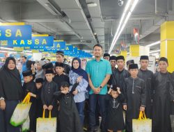 Berbagi di Bulan Ramadan, Andi Seto Bawa Puluhan Anak Yatim Belanja di Makassar