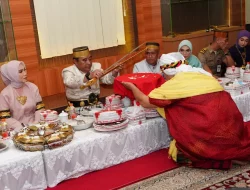 Bahtiar Baharuddin dan Eks Pangdam Andi Muhammad Diberi Gelar Kebangsawanan oleh Dewan Adat Saoraja Bone