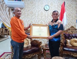 Selamat, Pj Bupati Sinjai Diganjar Penghargaan dari Menteri Sosial
