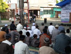 Ratusan Umat Muslim Laksanakan Salat Idul Adha dengan Khidmat di Adiba Trade Centre