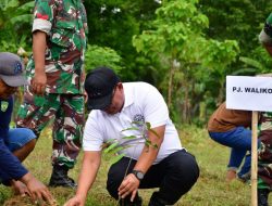 Pj Wali Kota Palopo Hadiri Penanaman Pohon di Belakang Koramil Wara