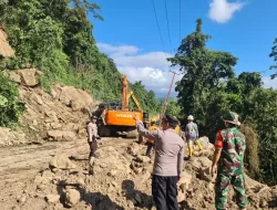 Jalan Tertutup Total Akibat Longsor di Mallawa Maros, Ini Imbauan Kasat Lantas