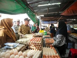 Pastikan Harga Kebutuhan Pokok Stabil di Iduladha, Pj Gubernur Sulsel Zudan Kunjungi Dua Pasar Tradisional