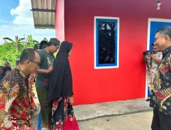 Bedah Rumah Warga di Makassar, Pj Gubernur Zudan Hadir Langsung Serahkan Kunci