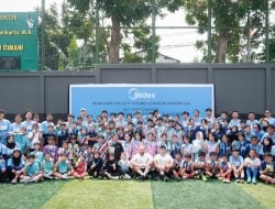 Midea dan Manchester City dan Midea Sumbang Peralatan Sepak Bola untuk Anak-anak di Bandung