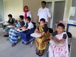 100 Anak Ikuti Sunatan Massal yang Digelar PMI Kecamatan Makassar