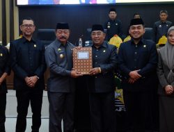 Lakukan Sinkronisasi Program Daerah dengan Pusat, Pemkab Gowa Serahkan Ranperda RPJPD 2025-2045