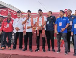 Jalan Kaki Bersama Ribuan Pendukungnya ke KPU Sinjai, Alhamdulillah Dokumen Pendaftaran Pasangan MAIKI Diterima