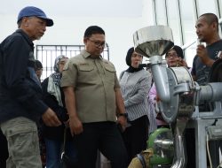 Asrul Sani melaksanakan kunjungan di UPTD Pangan Dinas Perindustrian Kota Palopo