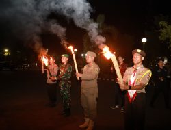 Bupati Barru Hadiri Upacara Taptu dan Pawai Obor di Halaman Rujab Bupati