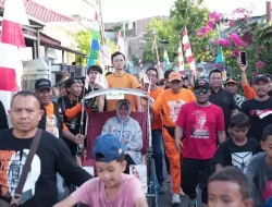 Perdana Turun ke Masyarakat, Indira-Ilham Fauzi Diarak Naik Becak ke Lorong Wisata