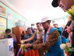 Hadir di Hari Kemerdekaan, Warga Tiga Pulau di Kabupaten Pangkep Kini Nikmati Listrik Hijau dari PLN