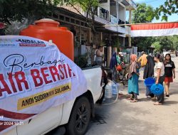 Andalan Sulsel Peduli dan AAS Community Bantu Salurkan Air Bersih 6 Kubik Sehari untuk Warga Makassar