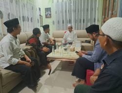 Andi Sudirman Sulaiman Besuk dan Doakan Kesembuhan Rais Syuriah PWNU Sulsel KH. Baharuddin