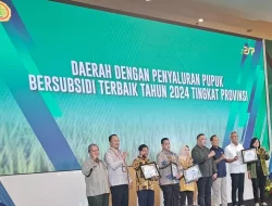 Dinas TPHBun Sulsel Dianugerahi Penghargaan Penyaluran Pupuk Bersubsidi Terbaik dari Kementan RI