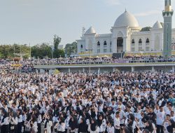 Warga Soppeng Riuh Foto Bareng Cagub 02 Andi Sudirman di Jalan Sehat 355 Tahun Sulsel