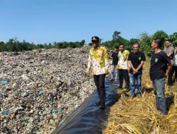 Pimpin Apel dan Pengecekan Kendaraan Dinas DLHP, Pj Bupati Takalar Tekankan Kebersihan Lingkungan