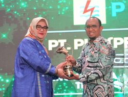 Terdepan dalam Transisi Energi, PLN UID Sulselrabar Raih Penghargaan dalam Fajar Awards 2024