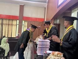 Usai Belajar 7 Bulan, 16 Lansia Diwisuda