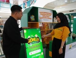 HOWLLA! Merchant FnB Bagi-bagi Produk Gratis di Booth Kallafriends MaRI