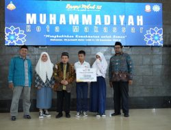 Momen Milad Muhammadiyah Ke-112, Lazismu Makassar Salurkan Beasiswa