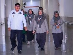 Pantau Pelayanan Kesehatan di RSUD Andi Makkasau, Pj Wali Kota Apresiasi Kebersihan dan Kerapihan Rumah Sakit