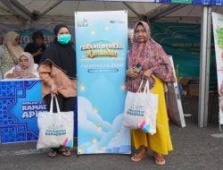 Melalui Program Terang Berkah Ramadan, PLN UID Sulselrabar Salurkan 1.000 Paket Sembako Murah