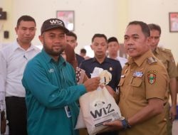 Bupati Wajo Rosman Serahkan Paket Logistik Ramadan Maradeka