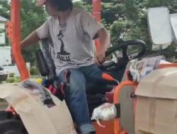 Wujudkan Swasembada Pangan, Bupati Takalar Daeng Manye Serahkan Bantuan Traktor Roda Empat
