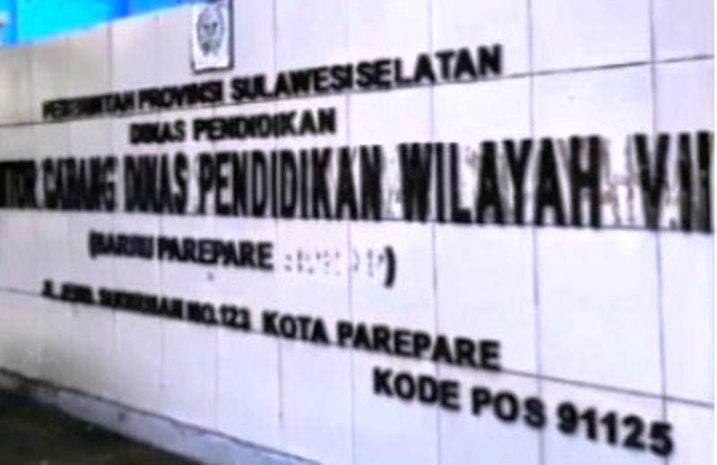 Bantuan Dana untuk Kebutuhan Harian Guru dan Staf Sekolah Diserahkan UPZ Baznas Pemprov Sulsel